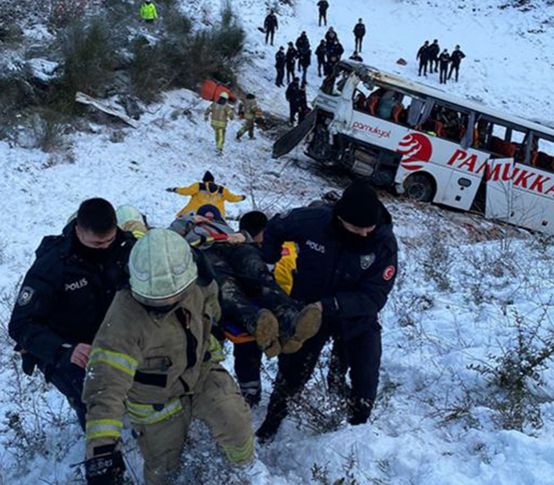 İstanbul'da otobüs kazası: Ölü ve yaralılar var