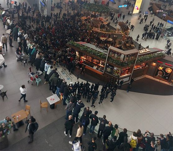İstanbul Havalimanı'nda turistler isyan etti