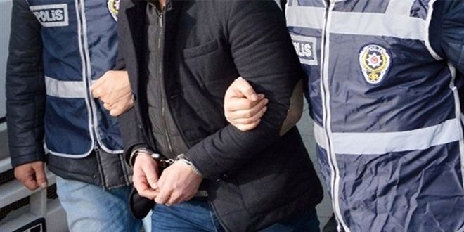 İzmir'de doktoru darbeden 2 şüpheli gözaltında