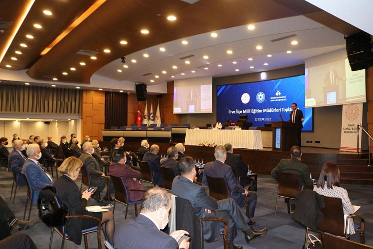 İzmir İl Milli Eğitim yöneticileri ve iş dünyası İZTO'da bir araya geldi