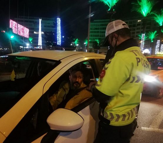 İzmir polisi yılbaşında kuş uçurtmadı