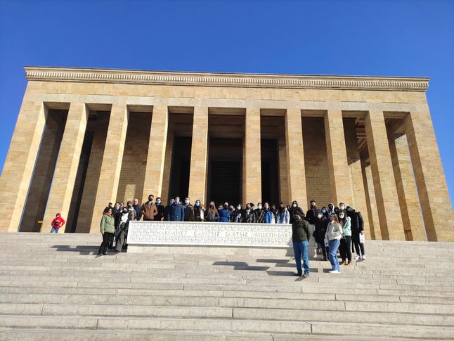 Kınık Belediyesi öğrencilerle Anıtkabir’de