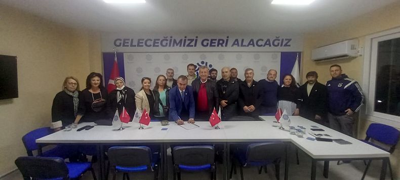 Memleket Partisi İzmir'e 12 yeni üye