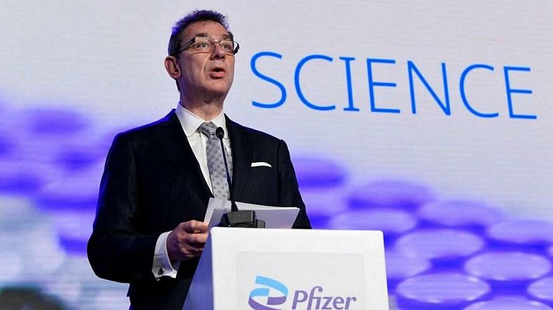 Pfizer CEO'sundan pandemi açıklaması: Daha yıllar var