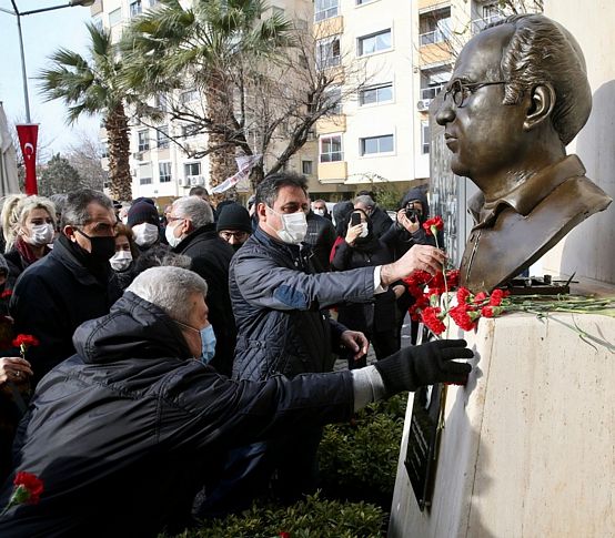 Uğur Mumcu Karşıyaka’da anıldı