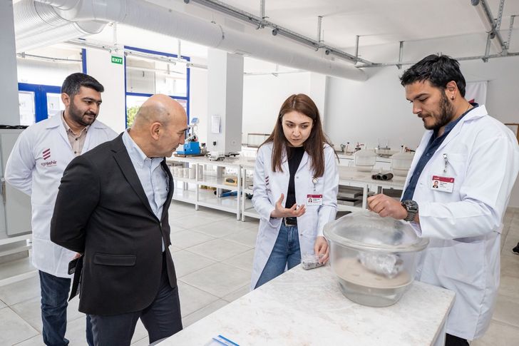 Başkan Soyer Egeşehir Laboratuvarı’nı inceledi