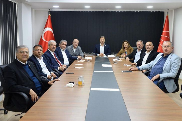 CHP İzmir'den üst üste toplantılar: Yücel ile İzmirli vekillerin zirvesinde gündem saha çalışmaları