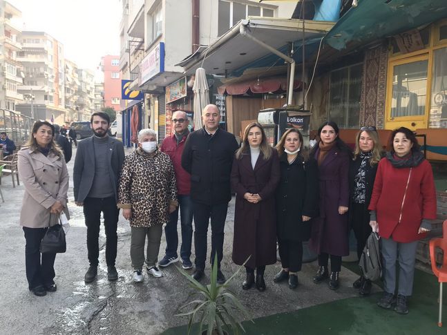 CHP İzmir Karabağlarda dört koldan sahada... Yücel: Sorunlar hep aynı
