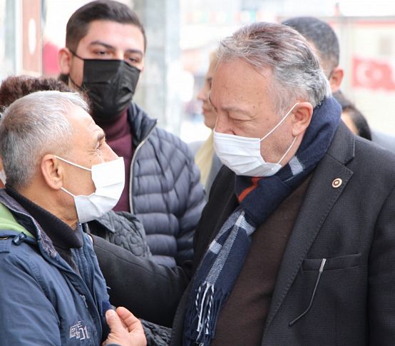 CHP'li Bayır Kemalpaşa esnafını dinledi: Esnafın ikinci ortağı elektrik şirketleri!