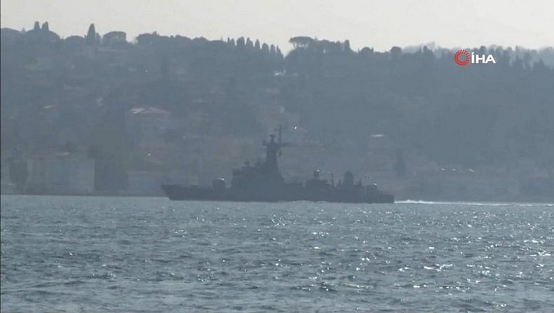 İki savaş gemimiz Karadeniz'e açıldı!