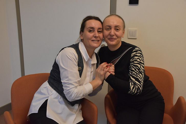 İkizler, kansere birlikte kafa tuttu