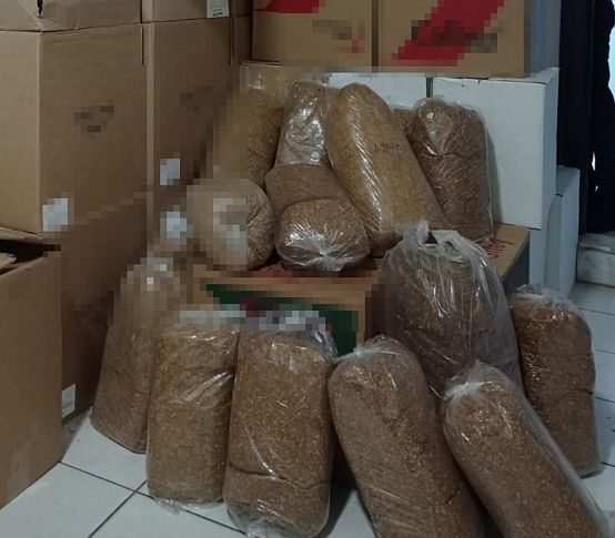 İzmir'de 220 kilo kaçak tütün ele geçirildi