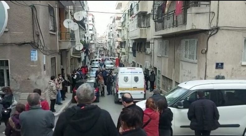 İzmir'de feci yangın: 2 kişi can verdi