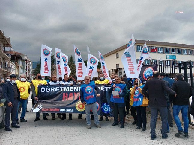 İzmir'de okuldaki taciz iddiası ve darp olayına sendikalardan protesto