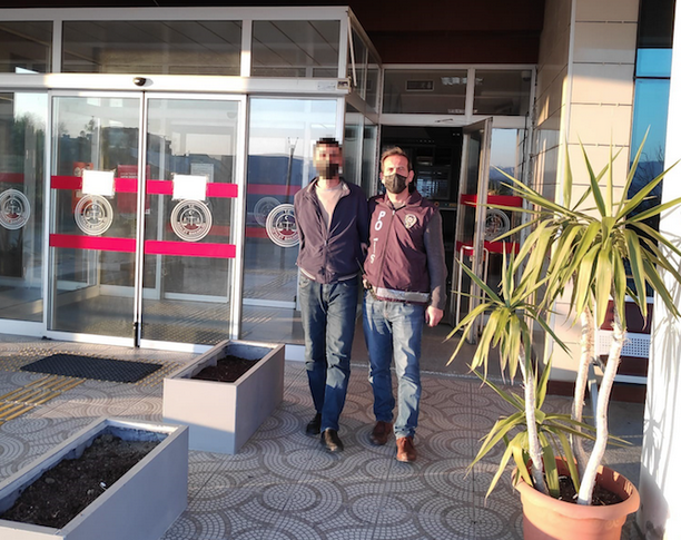 İzmir'de uyuşturucu partisine baskın