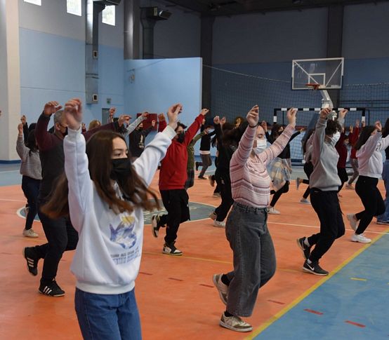 Kemalpaşa halk dansları topluluğu 23 Nisan'a hazırlanıyor