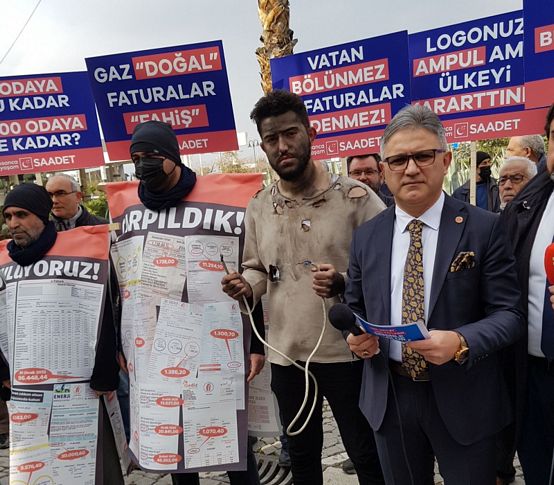 Saadet Partisi İzmir'den mizansenli zam protestosu