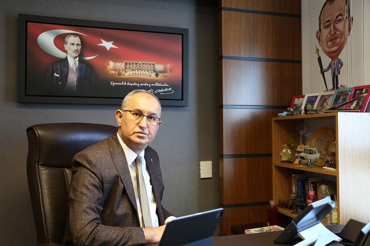 Tarım lisesi mezununu 'bilişim uzmanı' olarak istihdam etmişler!