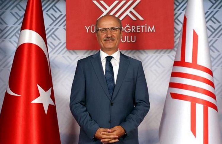 'YÖK Başkanı öğrenciyi müşteri, kendisini tüccar gibi görüyor'