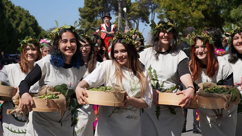 Alaçatı Ot Festivali coşkusu sürüyor!