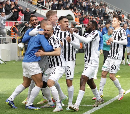 Altay’da goller paylaşılıyor