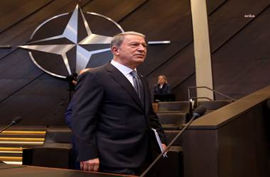 Bakan Akar, olağanüstü NATO toplantısına katılacak