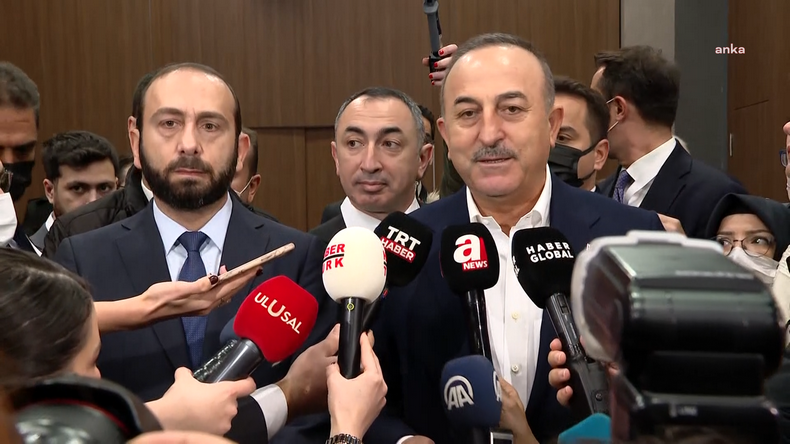 Bakan Çavuşoğlu, Ermeni mevkidaşı Mirzoyan'la görüştü