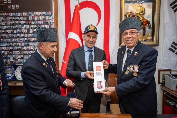 Soyer'den gazi ve şehit ailelerine destek: Başımızın üzerinde yeriniz var