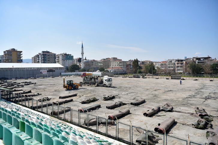 Bornova Şehir Stadı tamamen yeniliyor