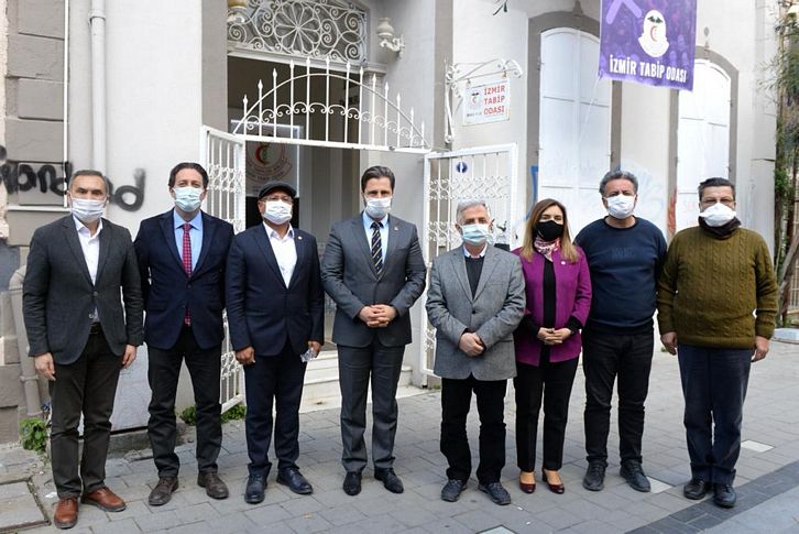 CHP İzmir'den sağlık çalışanlarına tam destek