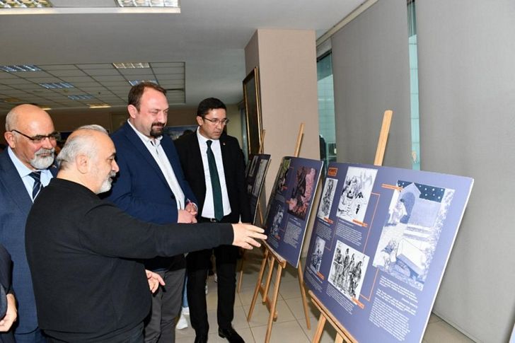 Çiğli'de 'Cumhuriyet' konulu sergiye yoğun ilgi