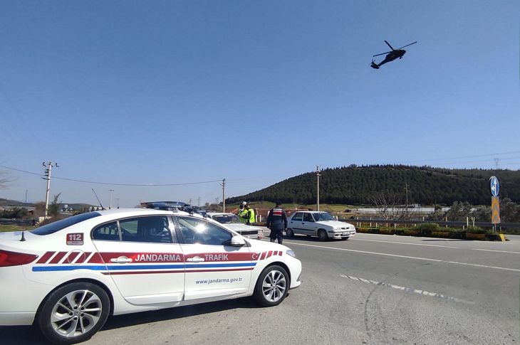 İzmir'de kurallara uymayan sürücülere, havadan ceza yağdı
