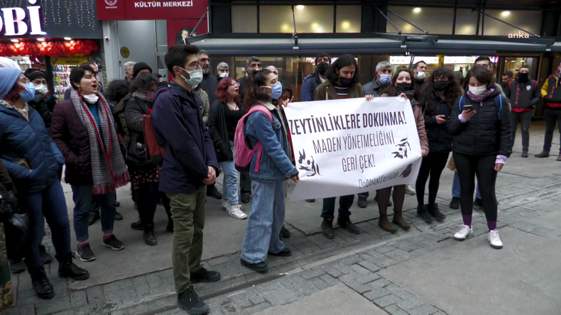 İzmir'de 'maden yönetmeliği' protestosu