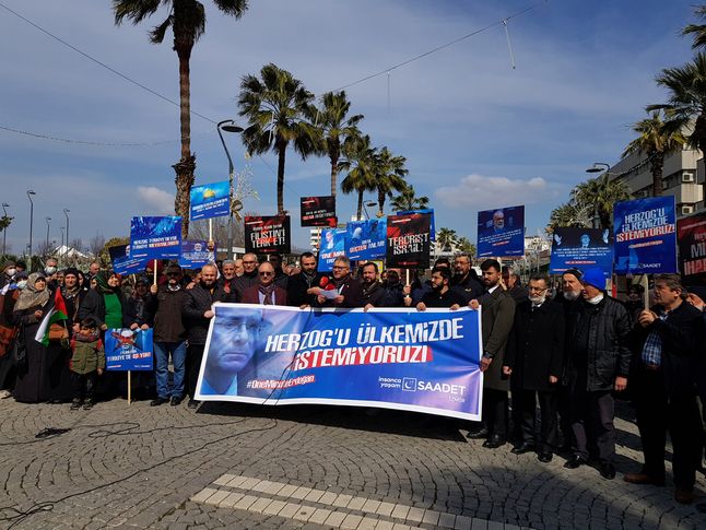 İzmir'de Saadet Partisi’nden Herzog protestosu