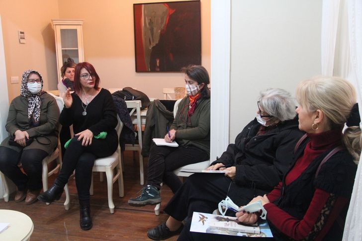 Kadın ve Sosyal Politikalar Merkezi’nin ilk konuğu yazar Handan Gökçek