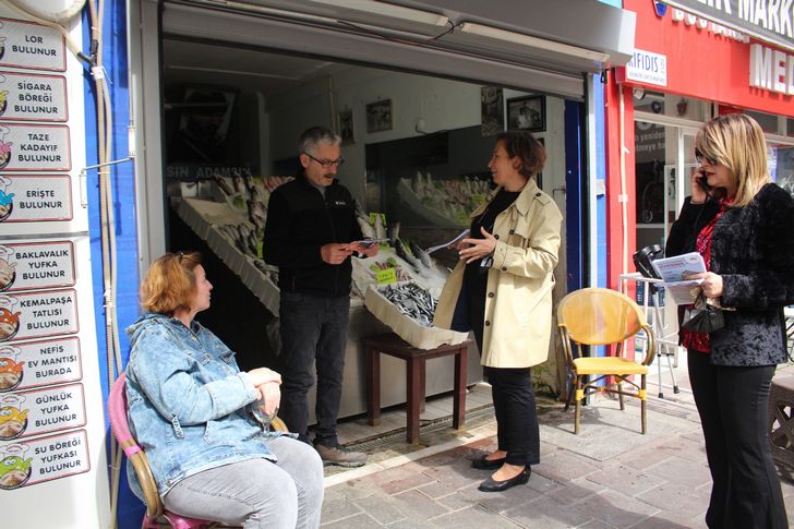 Karşıyaka’da ilaçlamaya broşürlü bilgilendirme