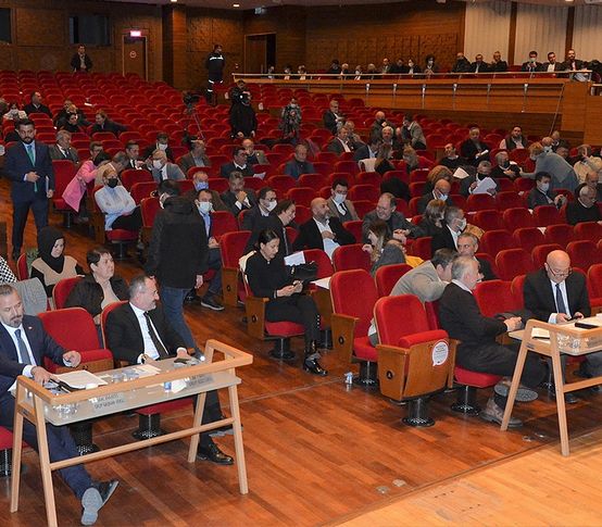 Mahkemenin ‘Buca Metrosu kararı’ mecliste AK Parti ve CHP’yi karşı karşıya getirdi