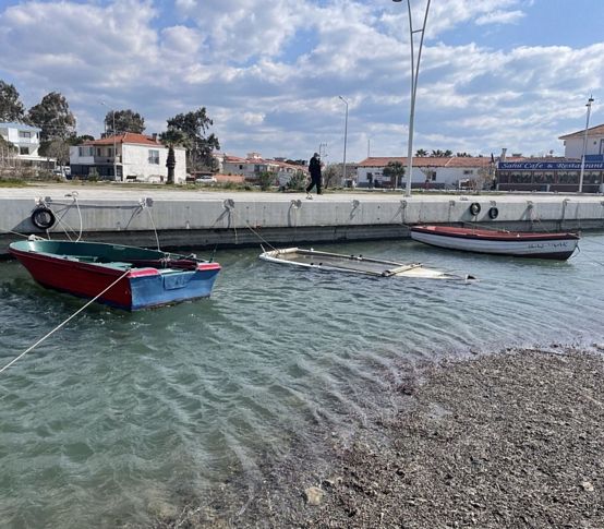 Foça'dan sonra Seferihisar'da da korkutan görüntü: Deniz 30 metre çekildi