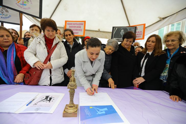Selçuk’ta Avrupa Yerel Yaşamda Kadın Erkek Eşitliği Şartı imzalandı
