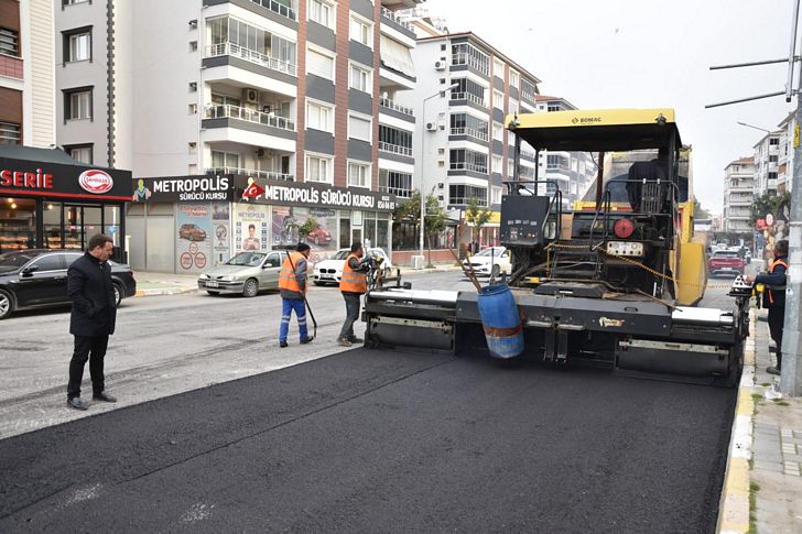 Torbalı'da asfalt seferberliği sürüyor