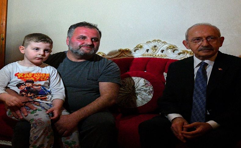 Kılıçdaroğlu elektriği kesilen aileyi ziyaret etti