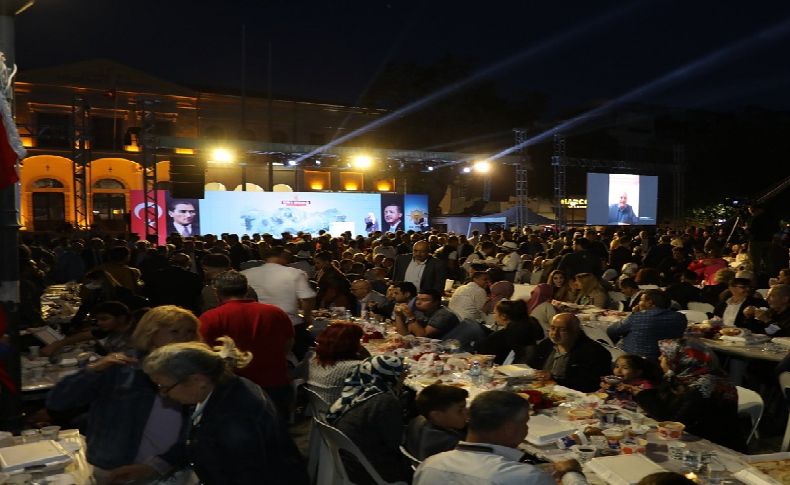 AK Parti İzmir'den 20 bin kişilik iftar