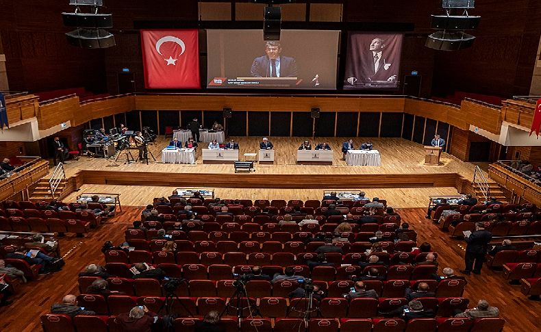 Büyükşehir’de ‘faaliyet’ maratonu: Hızal’dan ‘Narlıdere’ iddiası Soyer’den ‘aramalı’ yanıt