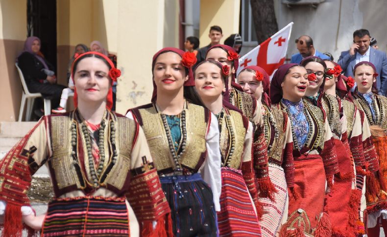 Dünya çocukları Kemalpaşa'da buluştu!