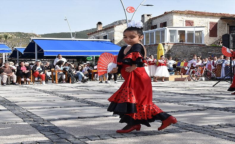 Foça 23 Nisan coşkusuyla doldu