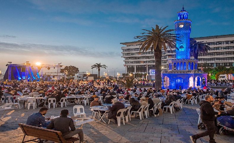 İlk iftarda İzmir sofrası kuruldu