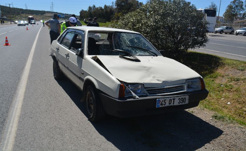 İzmir'de feci kaza; Anne ve kızı otomobil çarpmasıyla ağır yaralandı