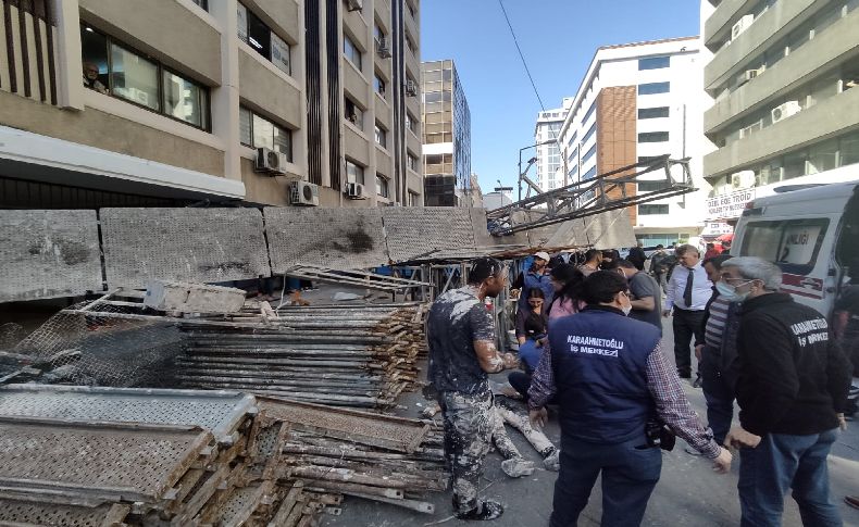 İzmir'de iskele çöktü! 15 metre yükseklikten düşen 3 işçi yaralandı