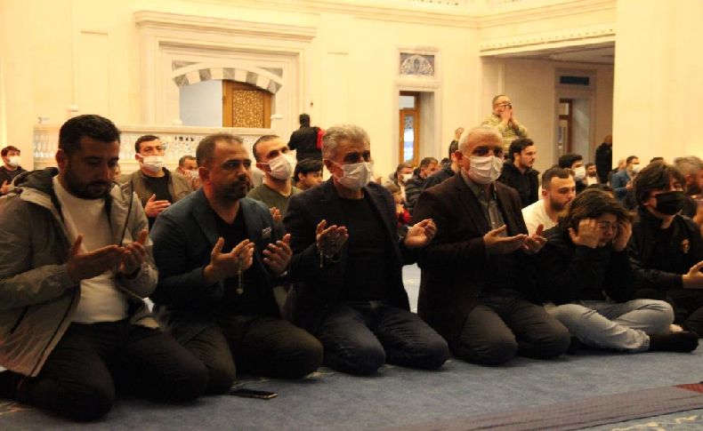 İzmir'de Ramazan ayının ilk teravihi kılındı