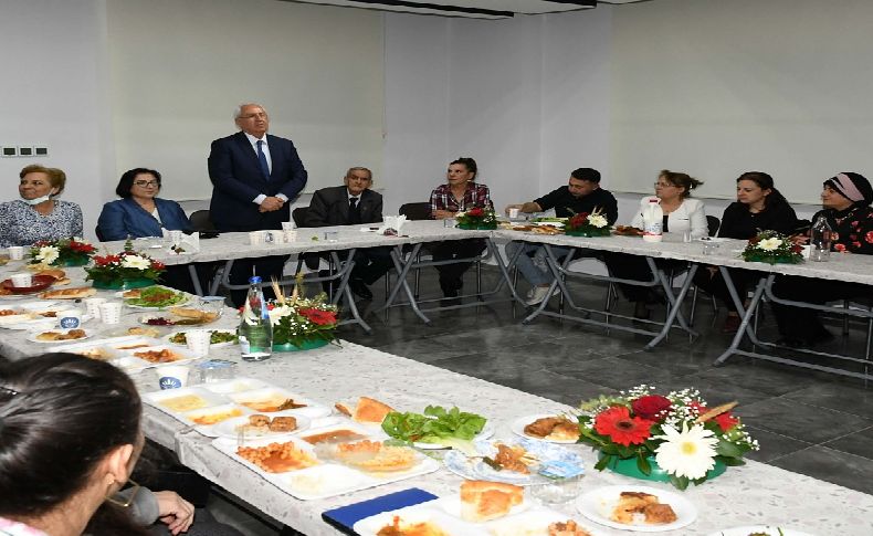 Karabağlar'da Semt Merkezi kursiyerlerinden Selvitopu çiftiyle iftar